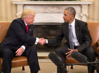 Obama Warns America Is at a Crossroads as He Criticizes Trump’s Leadership and “Violence Against Truth”