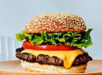 Cheeseburger – The American Icon Between Two Buns