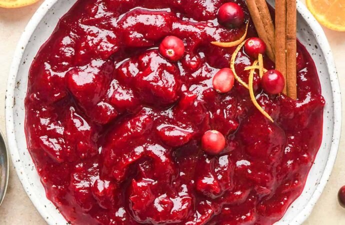 Cranberry Sauce: The Spark That Cuts Through the Feast